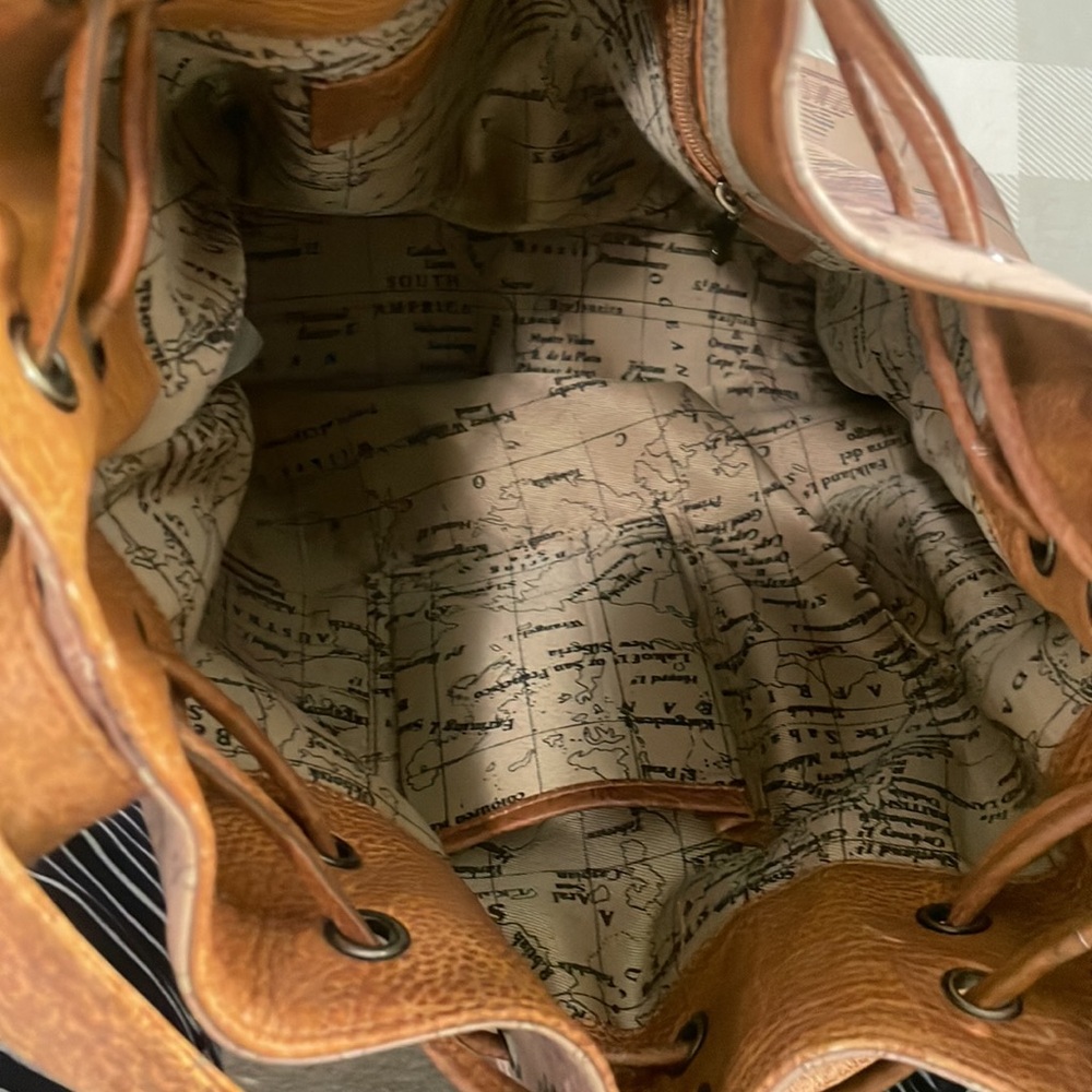 Bag with world on it. Used once Excellant condition - Picture 3 of 3